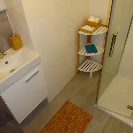Nikola Apartment